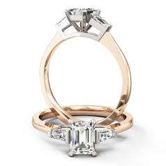 Inel de Logodna Solitaire cu 3 Diamante Dama Aur Roz&Alb 18kt cu un Diamant Forma Smarald si Diamante Bagheta pe Lateral