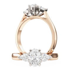 Inel de Logodna cu 3 Diamante Dama Aur Roz si Aur Alb 18kt cu un Diamant Oval si 2 Diamante in Forma de Para